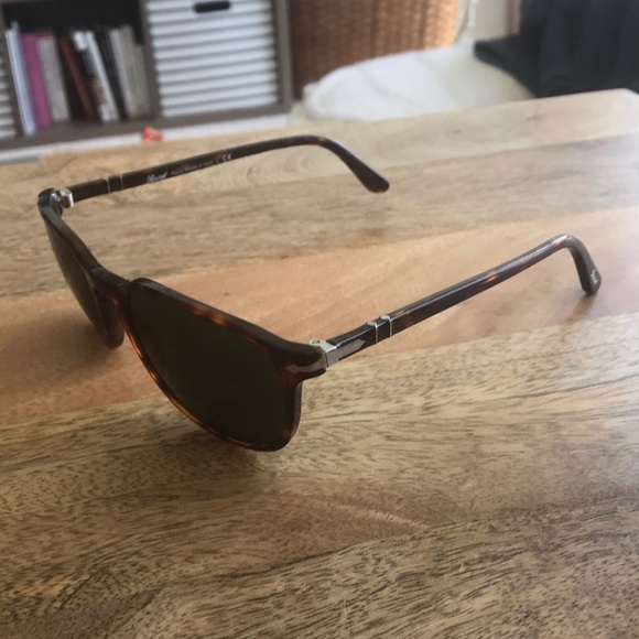 Person Havana Sunglasses